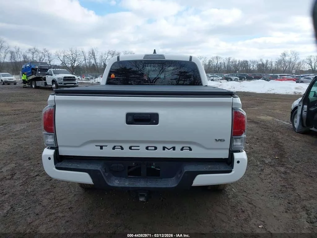 Toyota Tacoma  TRD SPORT /CARFAX/4x4 /КЛИП, снимка 8 - Автомобили и джипове - 53767681