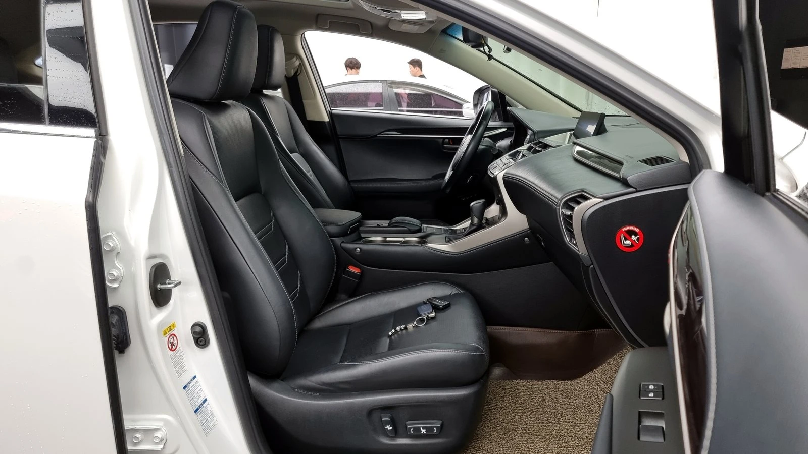 Lexus NX ЛЮК* ПОДГРЕВ ВОЛАН* ЕЛ. БАГАЖНИК* КРАЙНА ЦЕНА, снимка 11 - Автомобили и джипове - 55367131