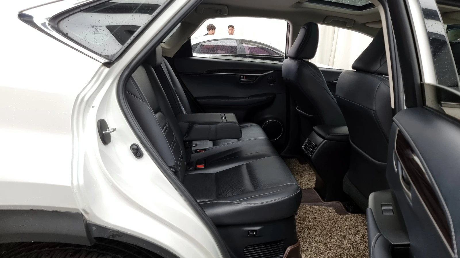 Lexus NX ЛЮК* ПОДГРЕВ ВОЛАН* ЕЛ. БАГАЖНИК* КРАЙНА ЦЕНА, снимка 12 - Автомобили и джипове - 55367131