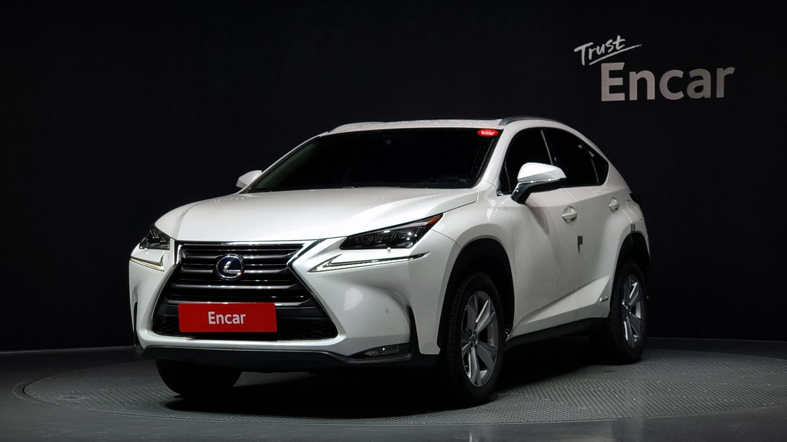 Lexus NX ЛЮК* ПОДГРЕВ ВОЛАН* ЕЛ. БАГАЖНИК* КРАЙНА ЦЕНА