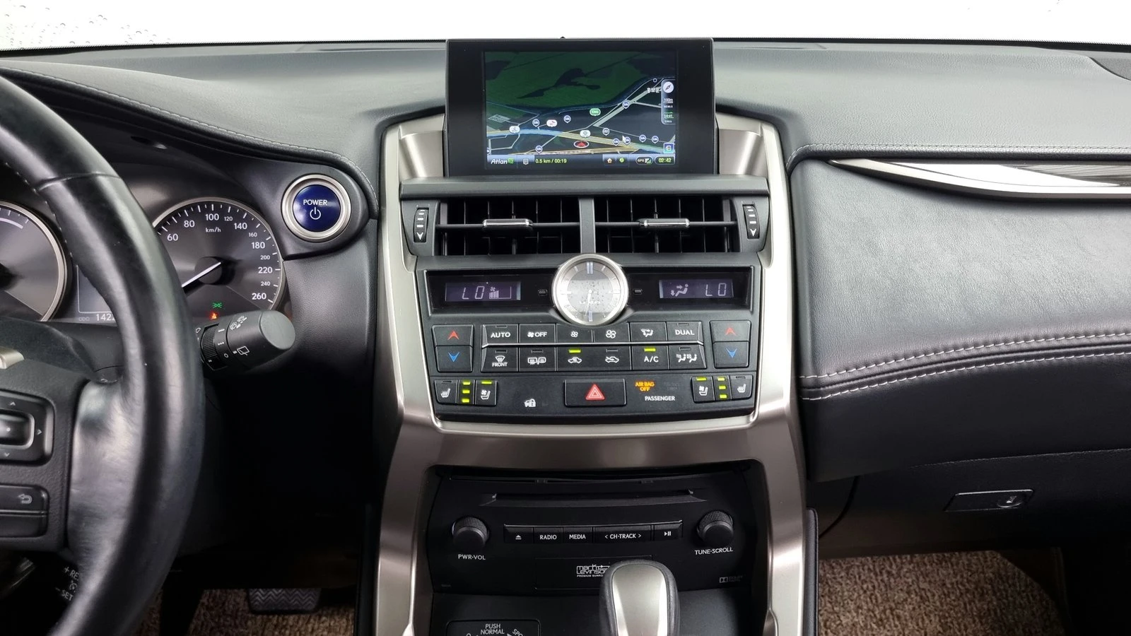 Lexus NX ЛЮК* ПОДГРЕВ ВОЛАН* ЕЛ. БАГАЖНИК* КРАЙНА ЦЕНА, снимка 14 - Автомобили и джипове - 55367131