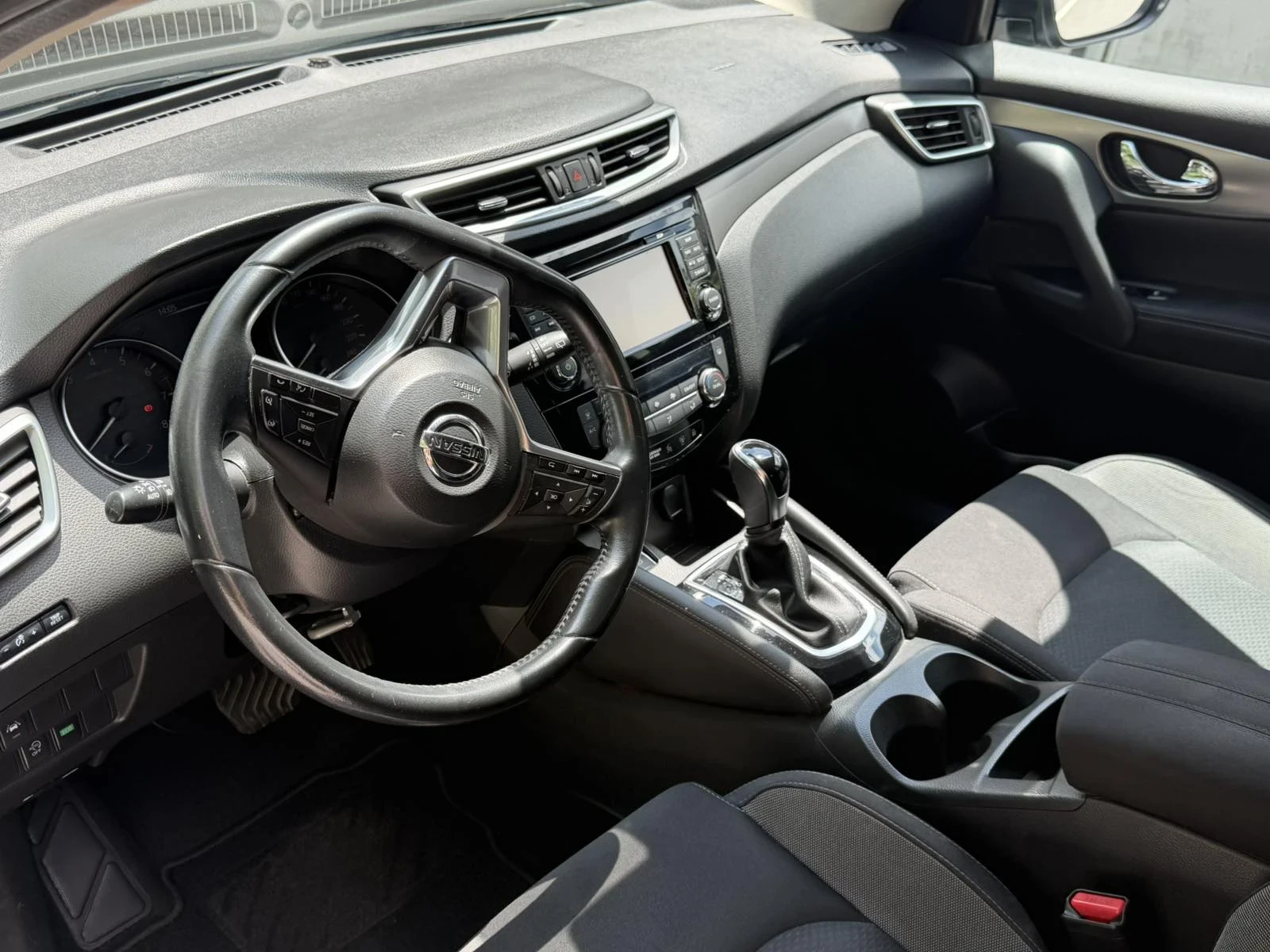 Nissan Qashqai, снимка 7 - Автомобили и джипове - 55873449
