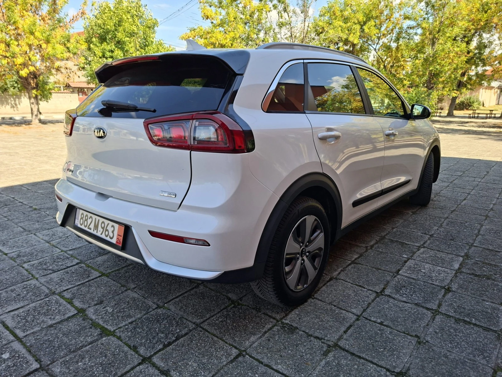 Kia Niro Hybrid, снимка 4 - Автомобили и джипове - 56512897