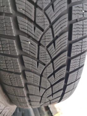 Гуми Зимни 225/65R17, снимка 6