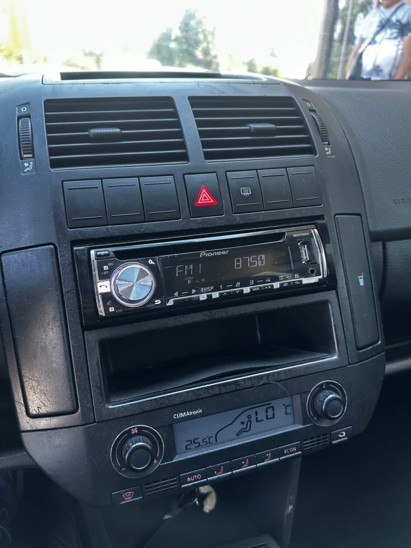 VW Polo 1.4TDI/ КЛИМА, снимка 8 - Автомобили и джипове - 51890750