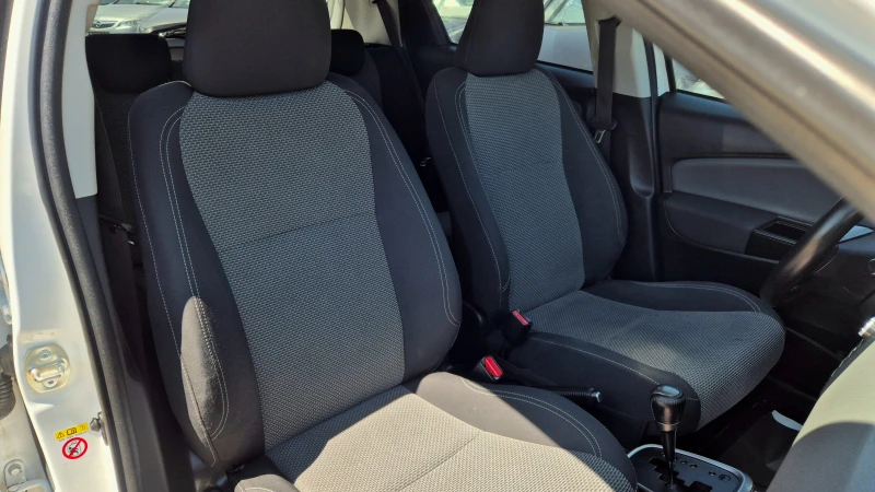 Toyota Yaris HYBRID, снимка 8 - Автомобили и джипове - 50931310