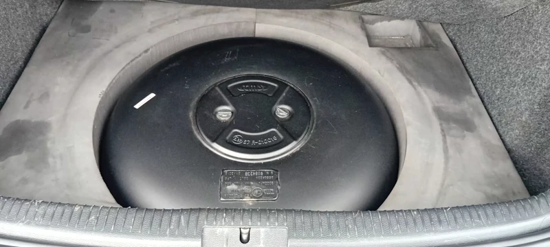 VW Golf 1.6i euro5, снимка 9 - Автомобили и джипове - 52089280