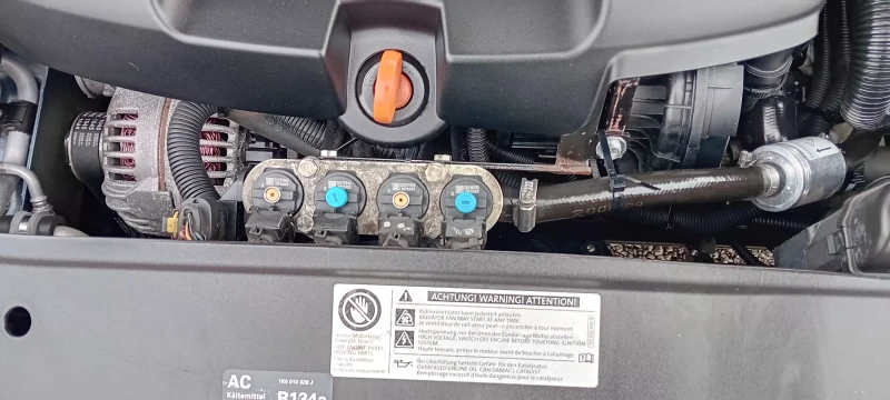 VW Golf 1.6i euro5, снимка 14 - Автомобили и джипове - 52089280