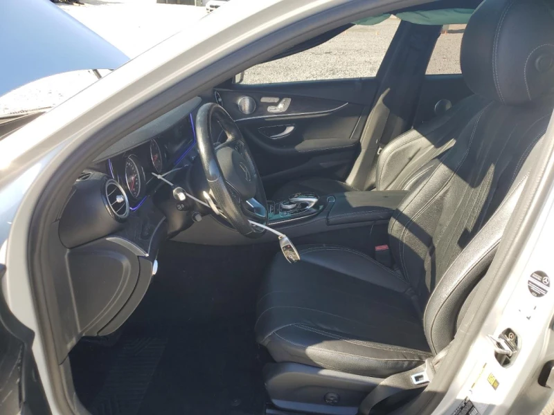 Mercedes-Benz E 300 4MATIC| AMGPKG| BURMESTER| KEYLESS, снимка 7 - Автомобили и джипове - 52911541