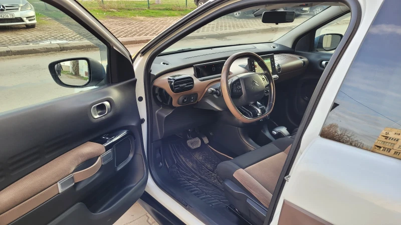 Citroen C4 Cactus 1.6d АВТОМАТ, снимка 17 - Автомобили и джипове - 52732323