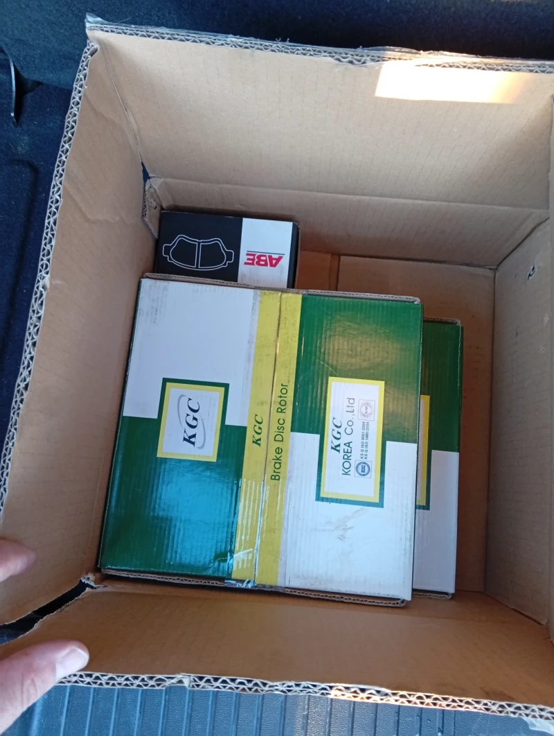 Hyundai I10 Черен металик, климатик Еко 4, 5/100л, снимка 8 - Автомобили и джипове - 52898723