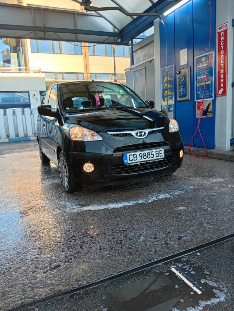 Hyundai I10 Черен металик, климатик Еко 4, 5/100л, снимка 2 - Автомобили и джипове - 52898723