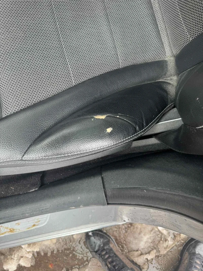 Mercedes-Benz C 220, снимка 15 - Автомобили и джипове - 53579531