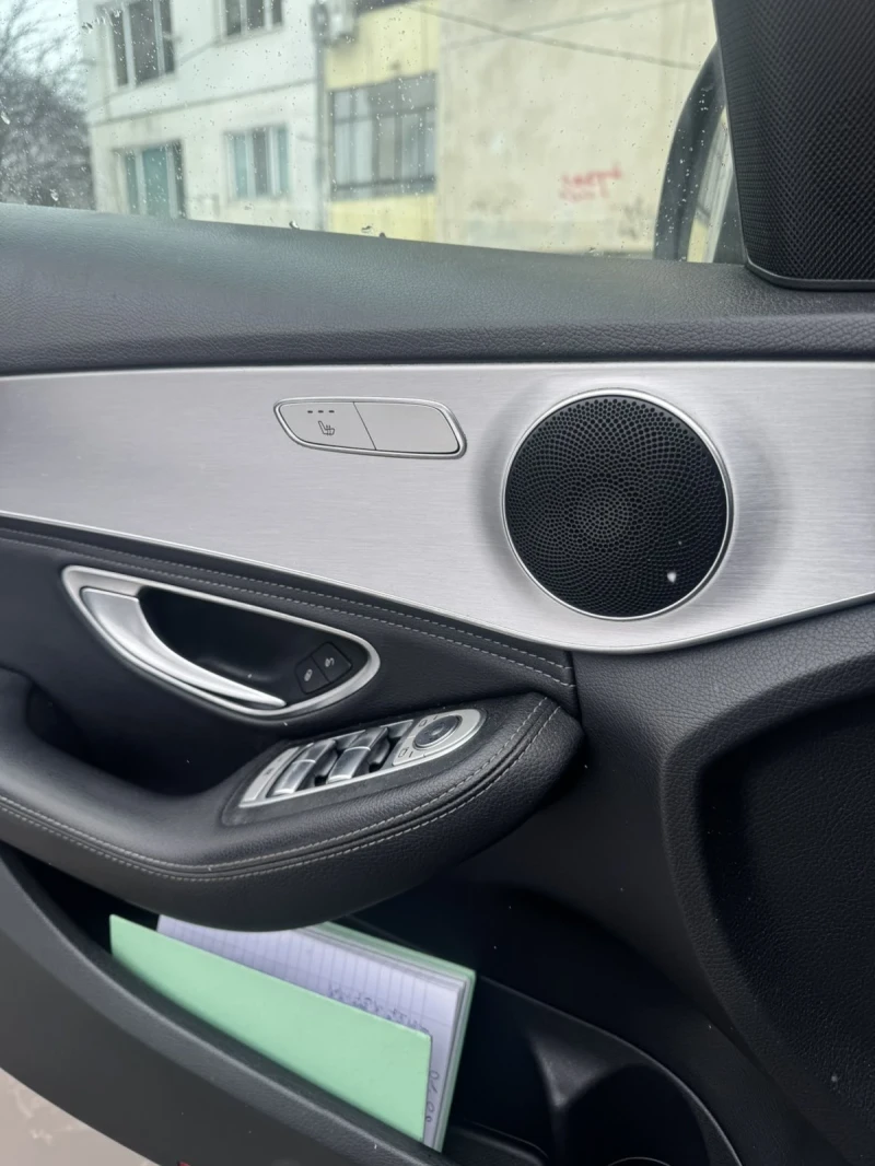 Mercedes-Benz C 220, снимка 11 - Автомобили и джипове - 53579531