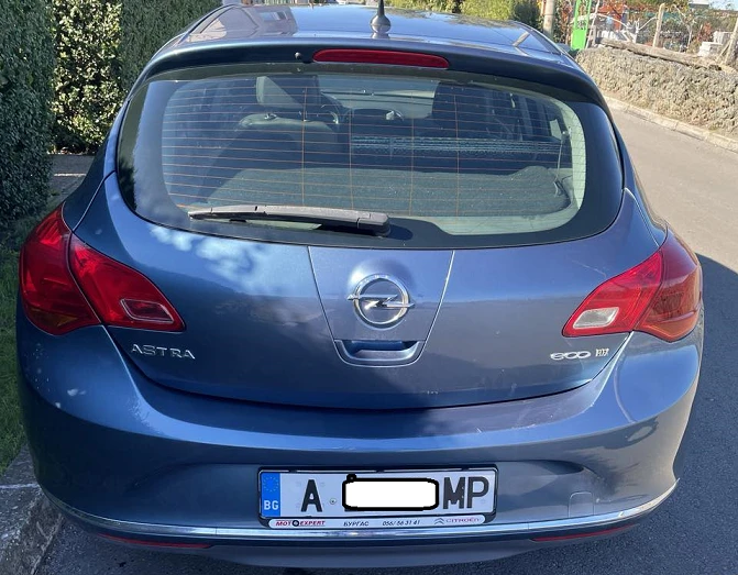 Opel Astra, снимка 3 - Автомобили и джипове - 47640956