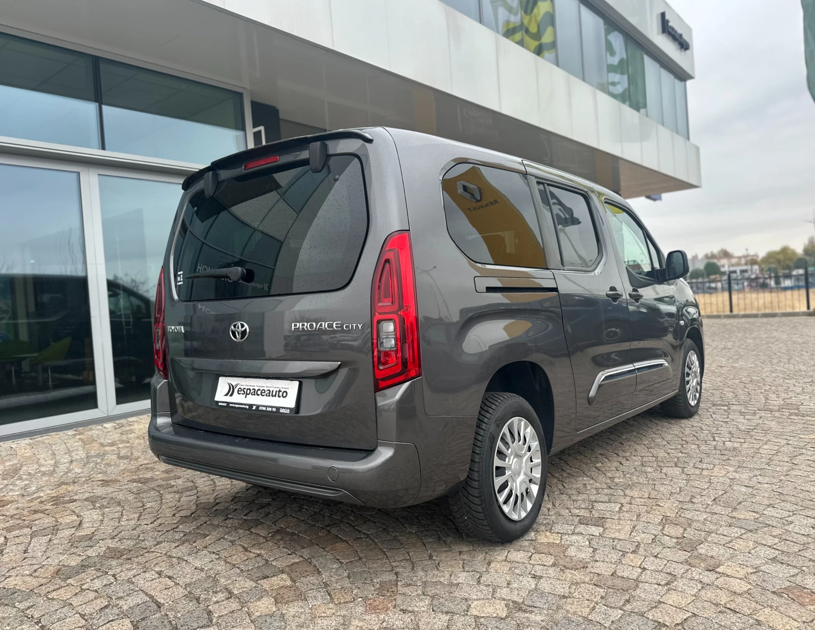 Toyota Proace City 1.5D-4D/102к.с. - изображение 4