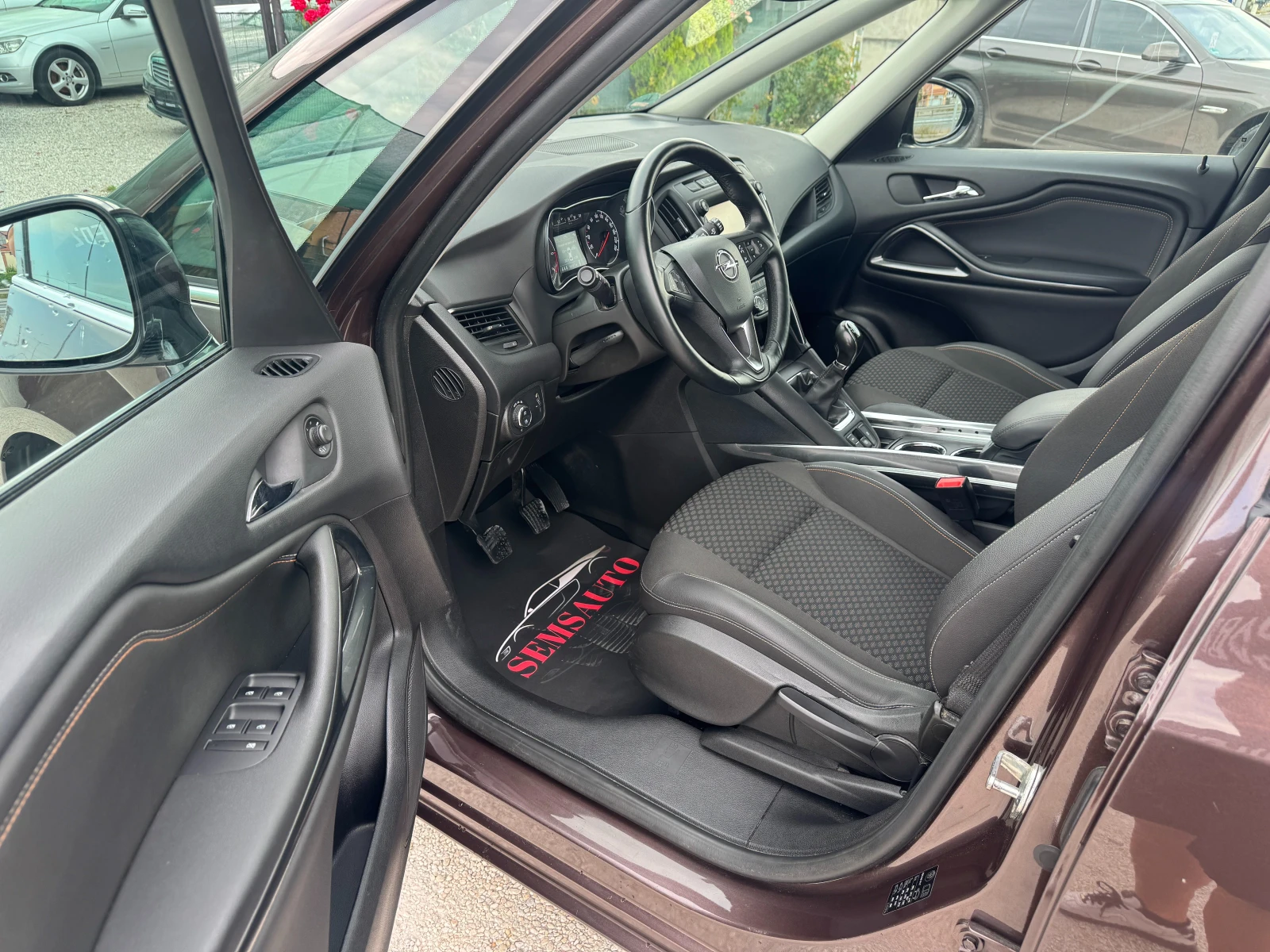 Opel Zafira Tourer 2.0 CDTI ecoFLEX EURO 6 - изображение 8