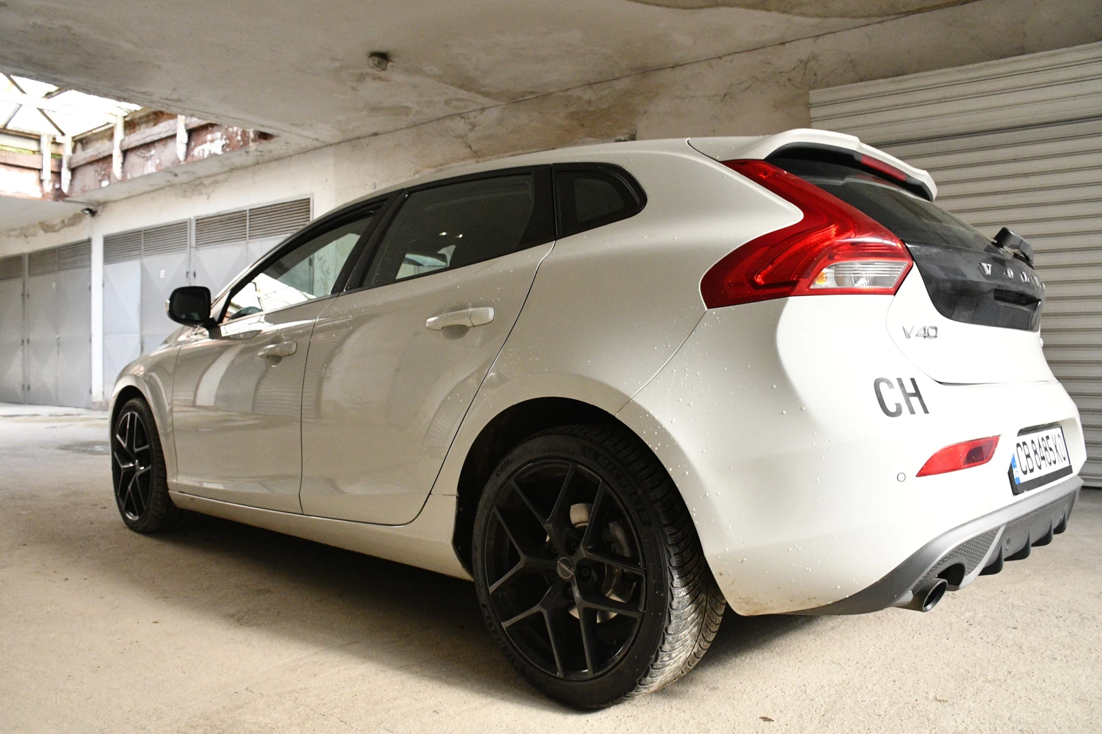 Volvo V40  - изображение 5