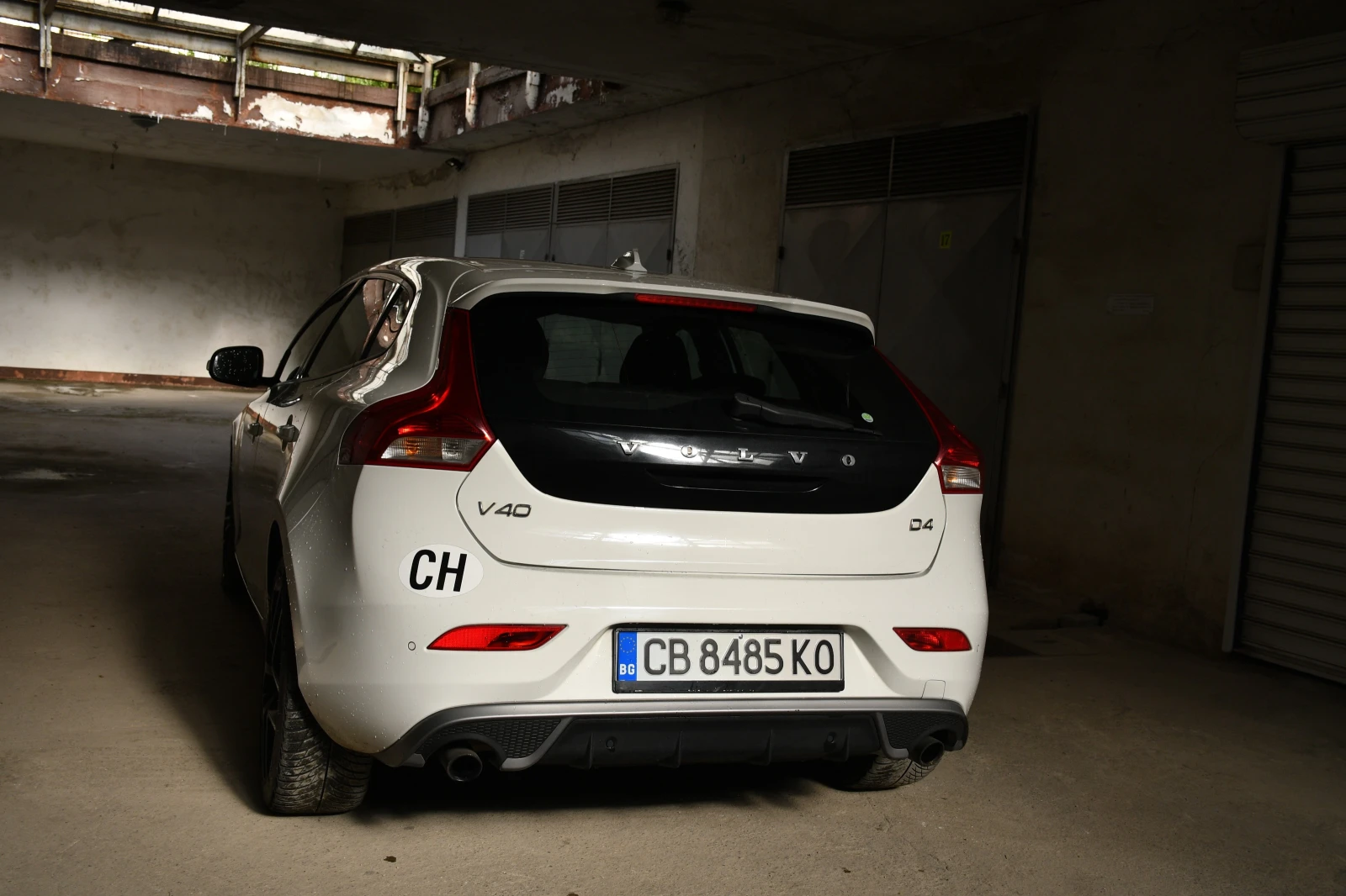 Volvo V40  - изображение 6