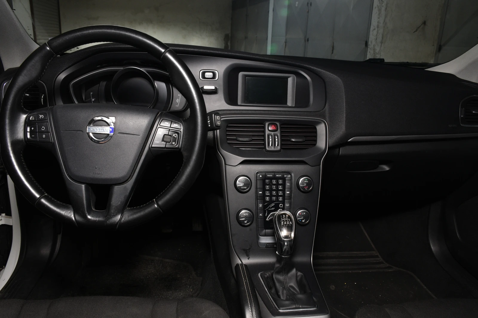 Volvo V40  - изображение 7