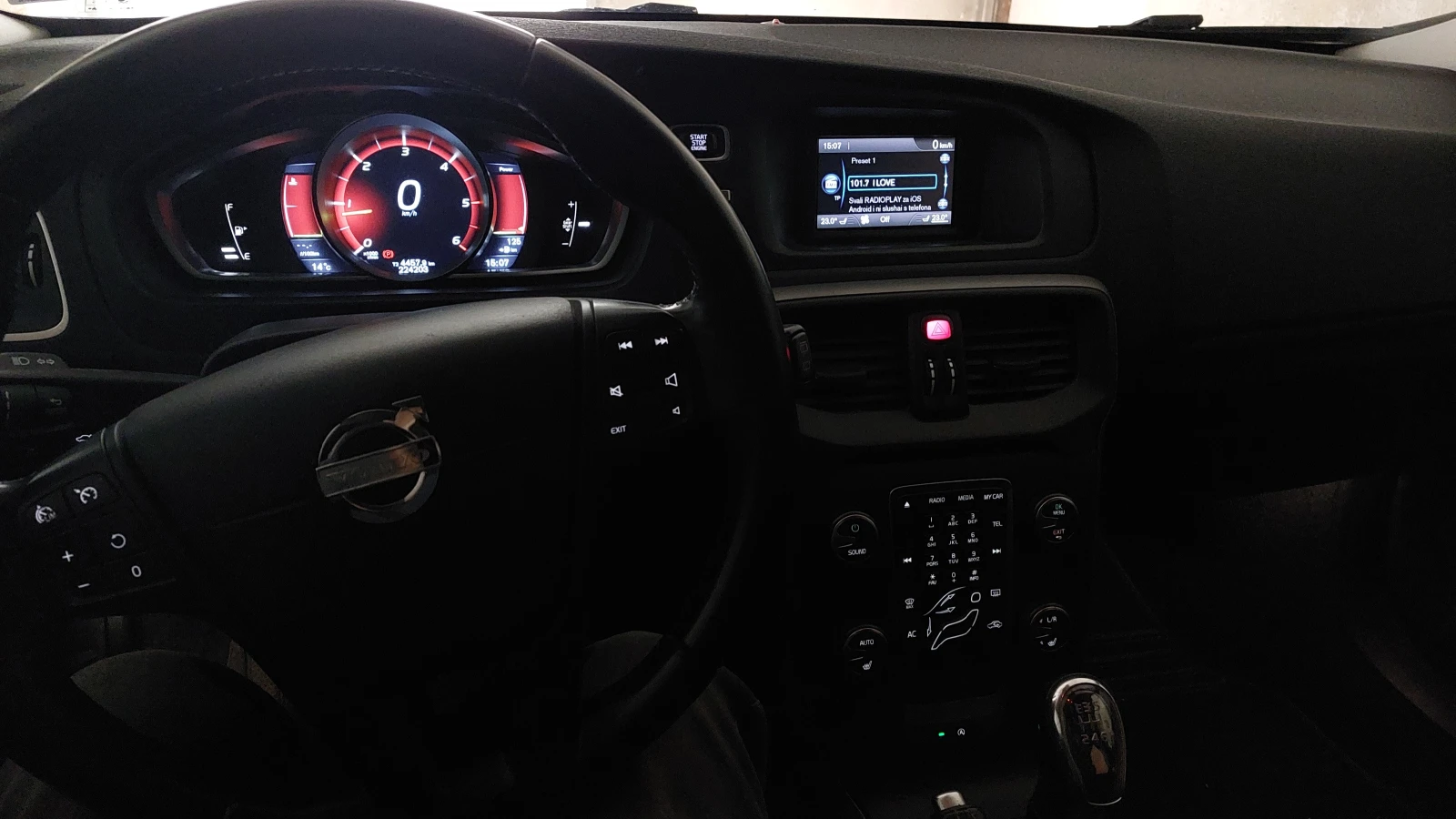 Volvo V40 D4 - изображение 10