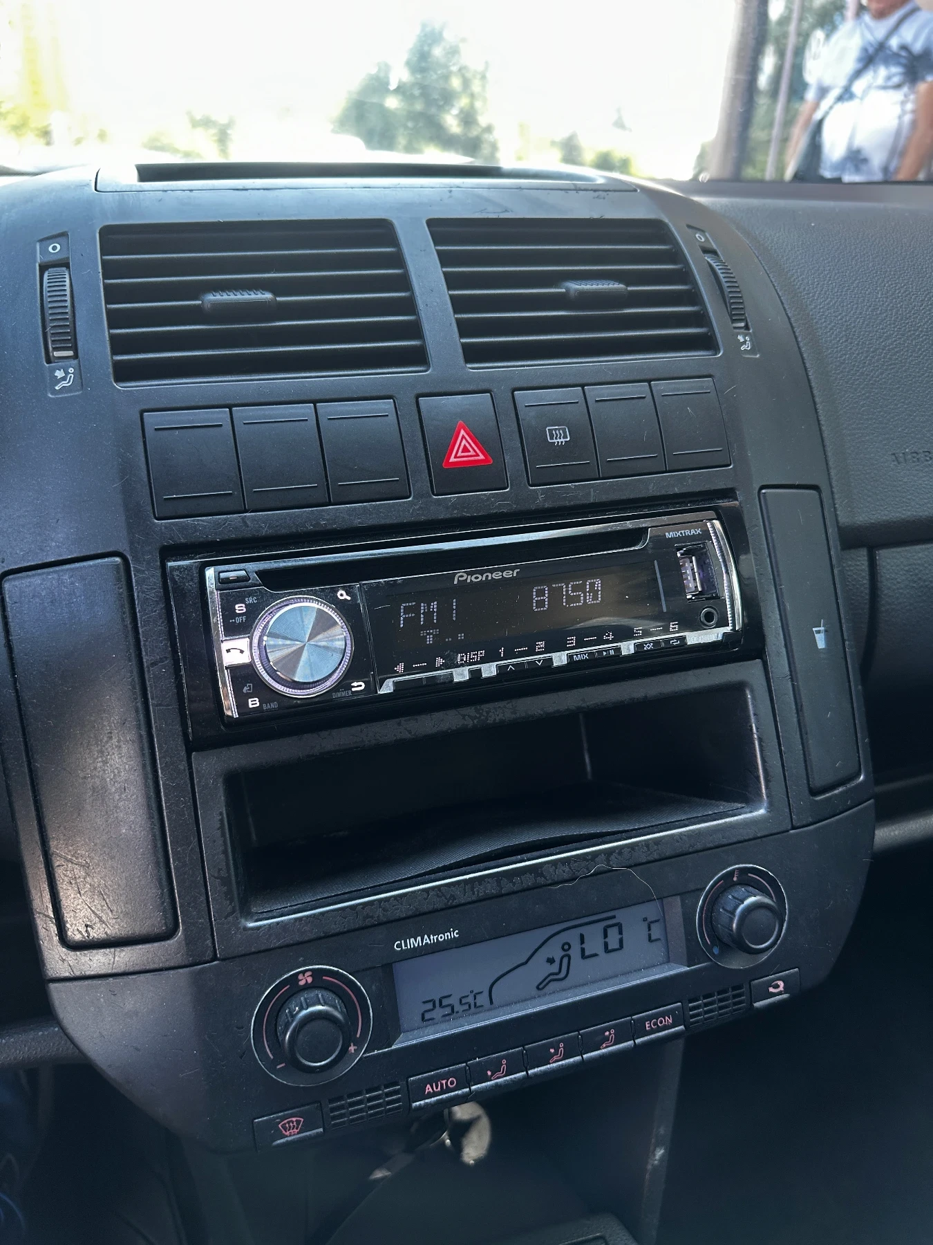 VW Polo 1.4TDI/ КЛИМА - изображение 8