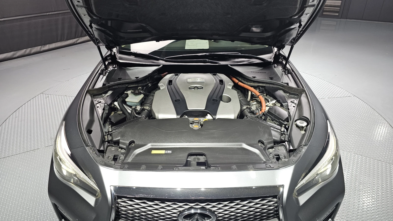 Infiniti Q50 3.5 Hybrid Essence - изображение 6