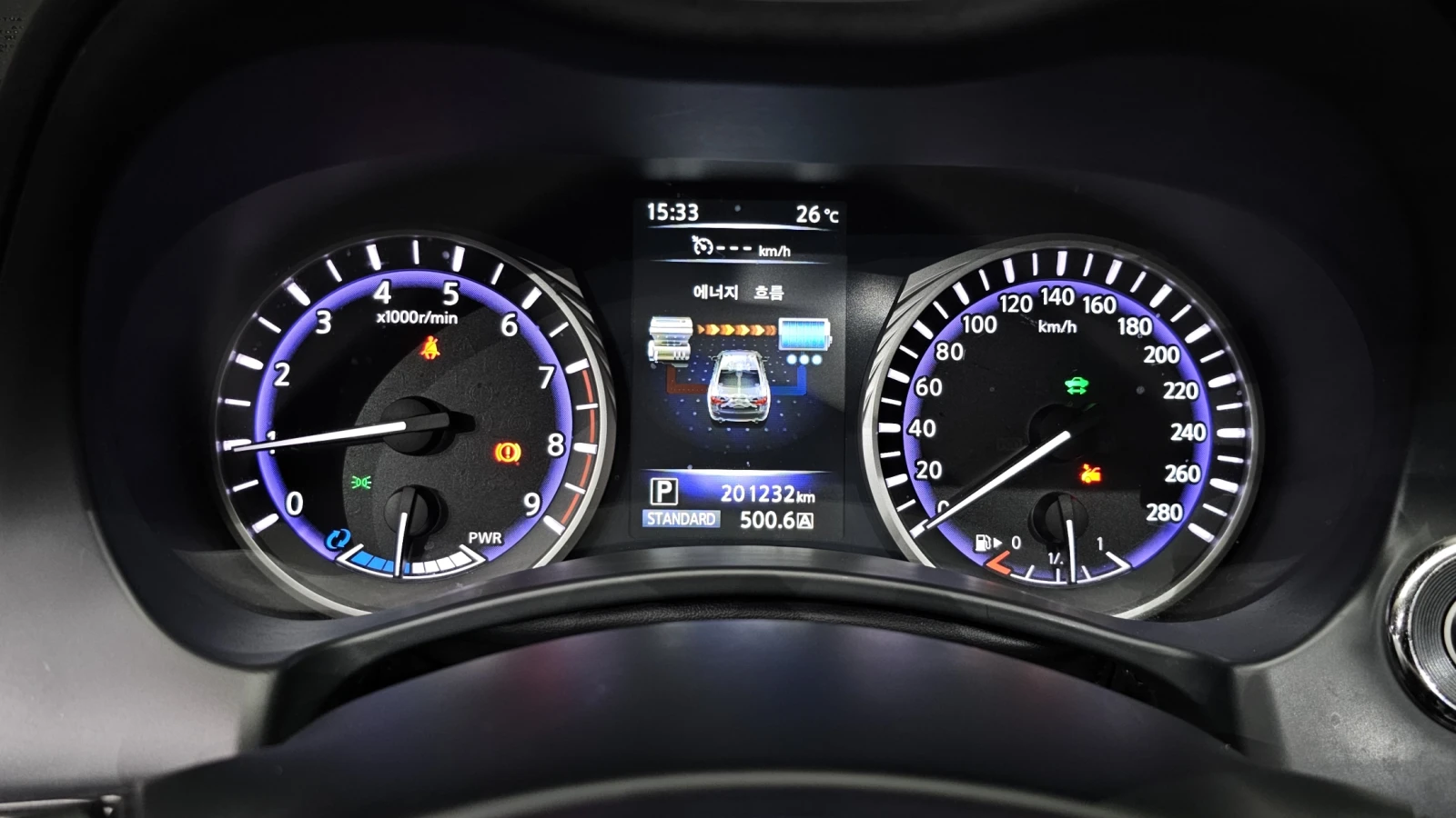 Infiniti Q50 3.5 Hybrid Essence - изображение 8
