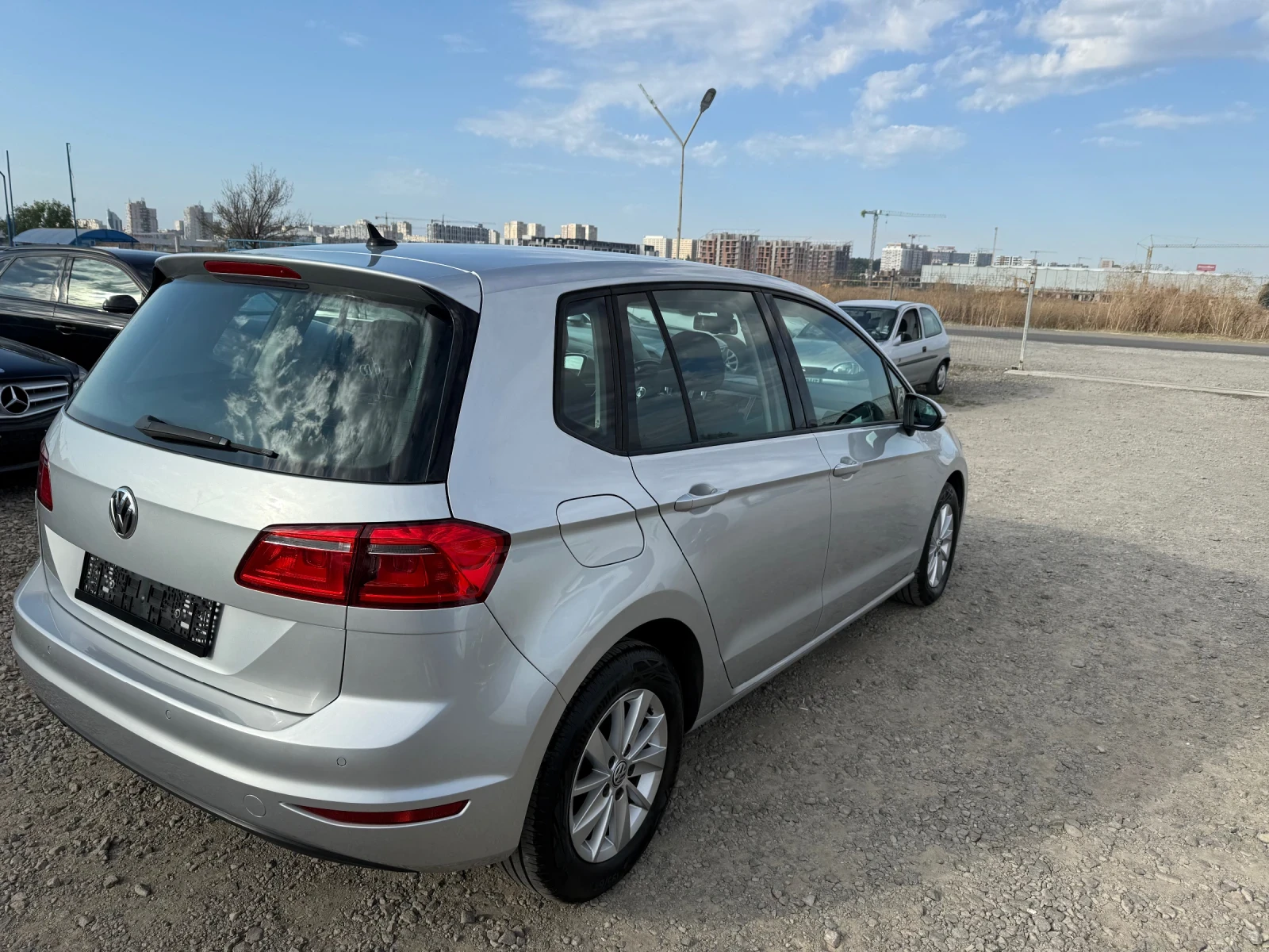 VW Sportsvan 1.2i CH Navi 110ks 6sk - изображение 6