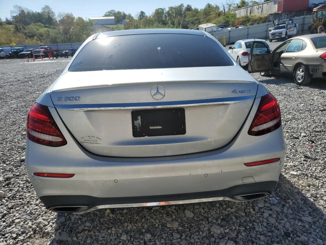 Mercedes-Benz E 300 4MATIC| AMGPKG| BURMESTER| KEYLESS - изображение 6