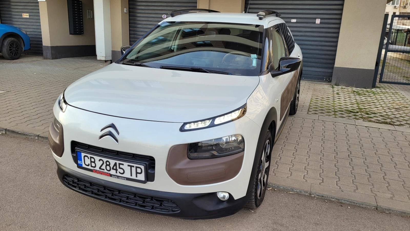 Citroen C4 Cactus 1.6d АВТОМАТ - изображение 2