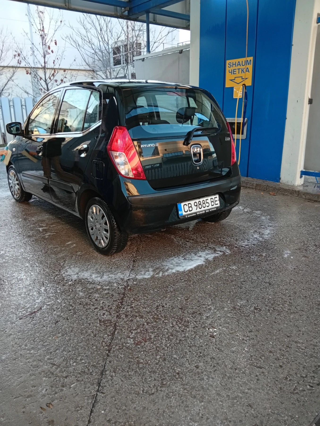 Hyundai I10 Черен металик, климатик Еко 4, 5/100л - изображение 3
