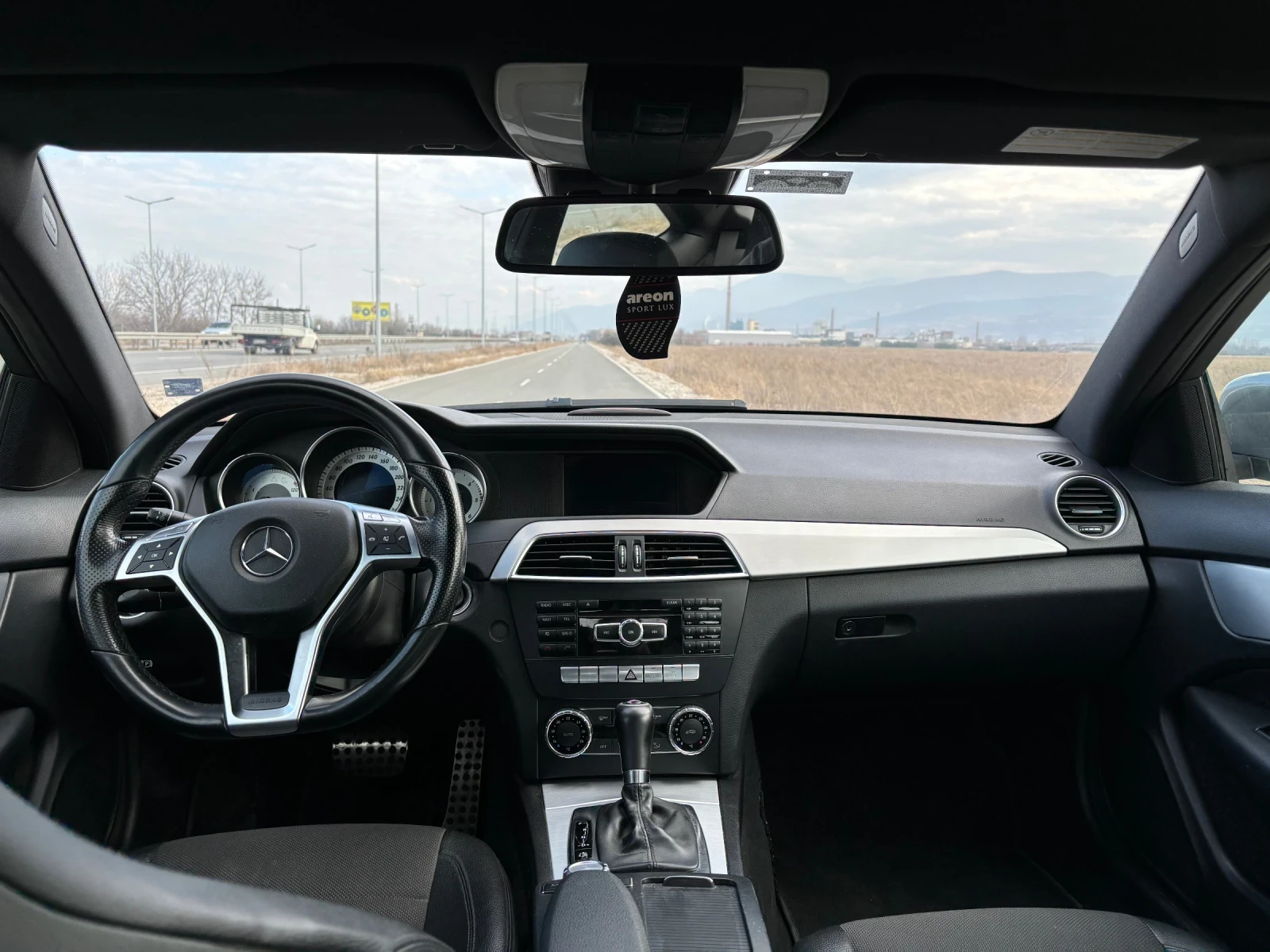 Mercedes-Benz C 220, снимка 7 - Автомобили и джипове - 54245494