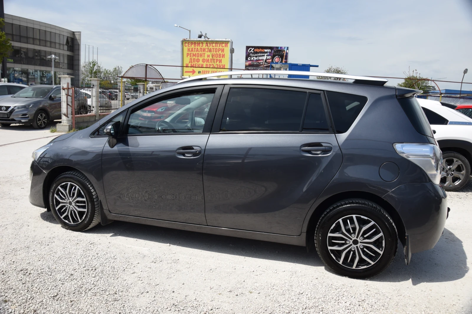 Toyota Verso 1.8i automatic , снимка 4 - Автомобили и джипове - 54356487