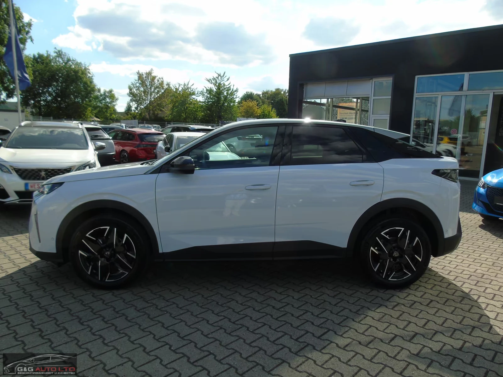 Peugeot 3008 1.2MHEV/145HP/ALLURE/FACE-LIFT/360/NAVI/CPLAY/295q, снимка 3 - Автомобили и джипове - 54538075