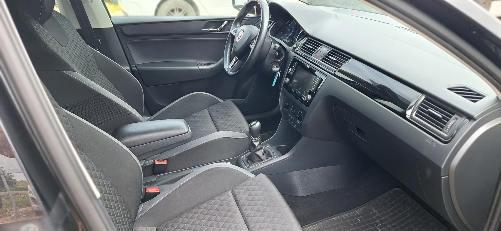 Skoda Rapid 1, 4TDI Перфектна!!!, снимка 10 - Автомобили и джипове - 54737626