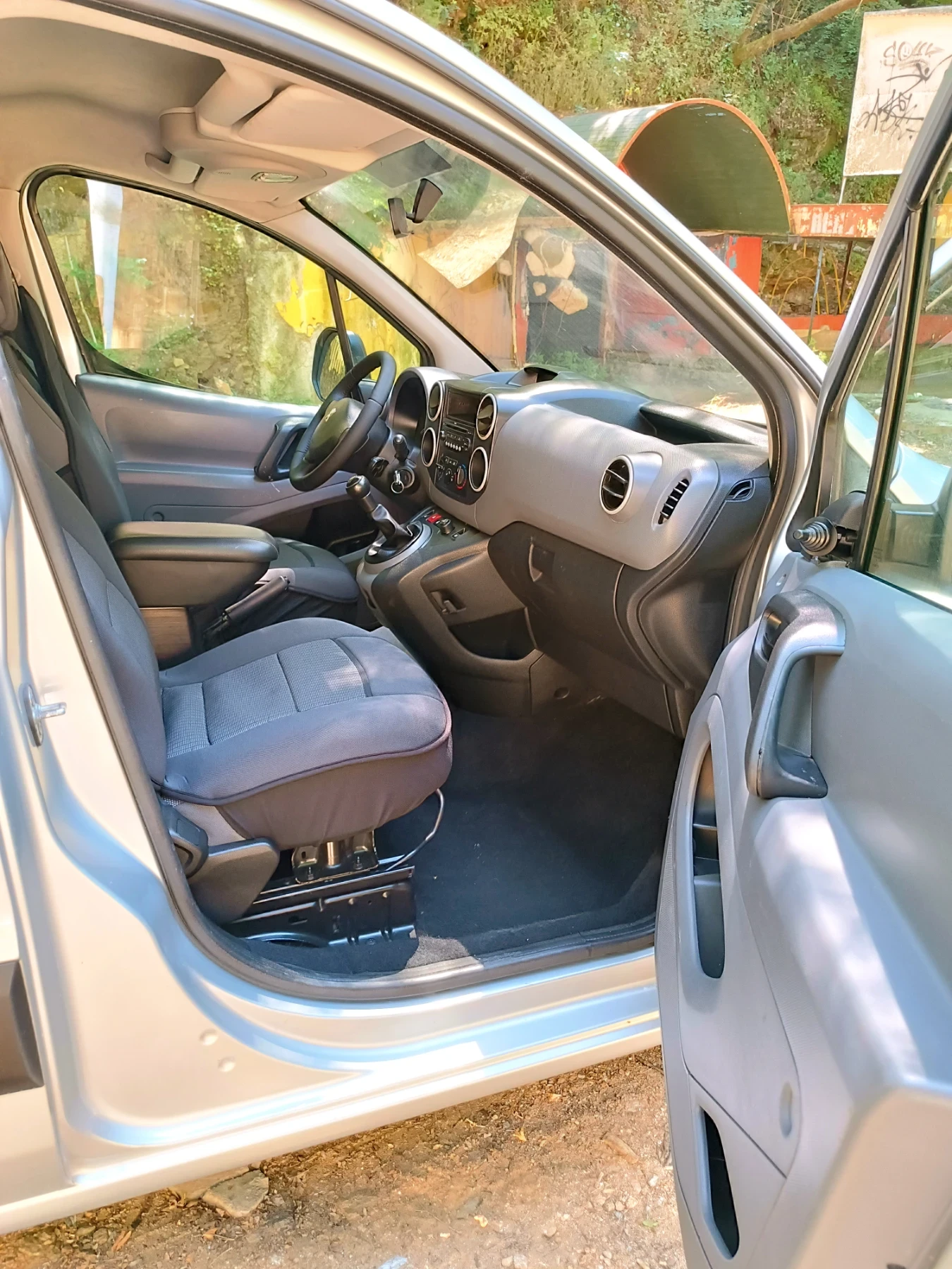 Peugeot Partner 1, 6 HDI, снимка 8 - Автомобили и джипове - 54918639