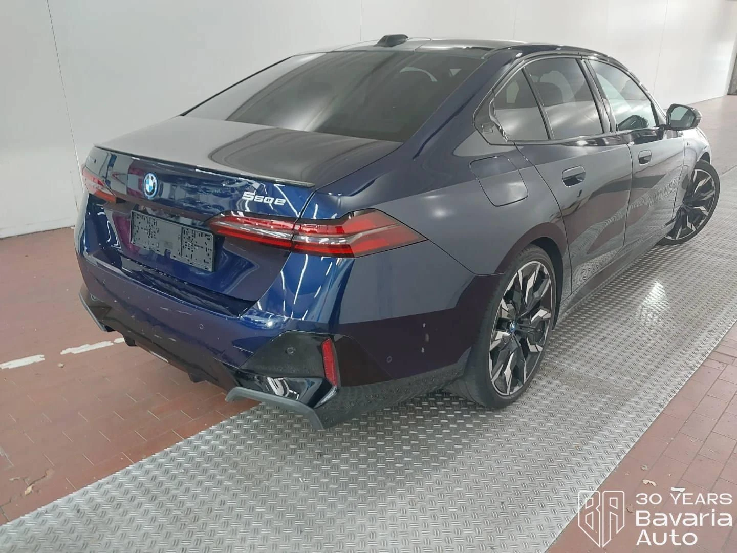 BMW 550 e xDrive M Sport PRO Steptronic, снимка 3 - Автомобили и джипове - 55189848