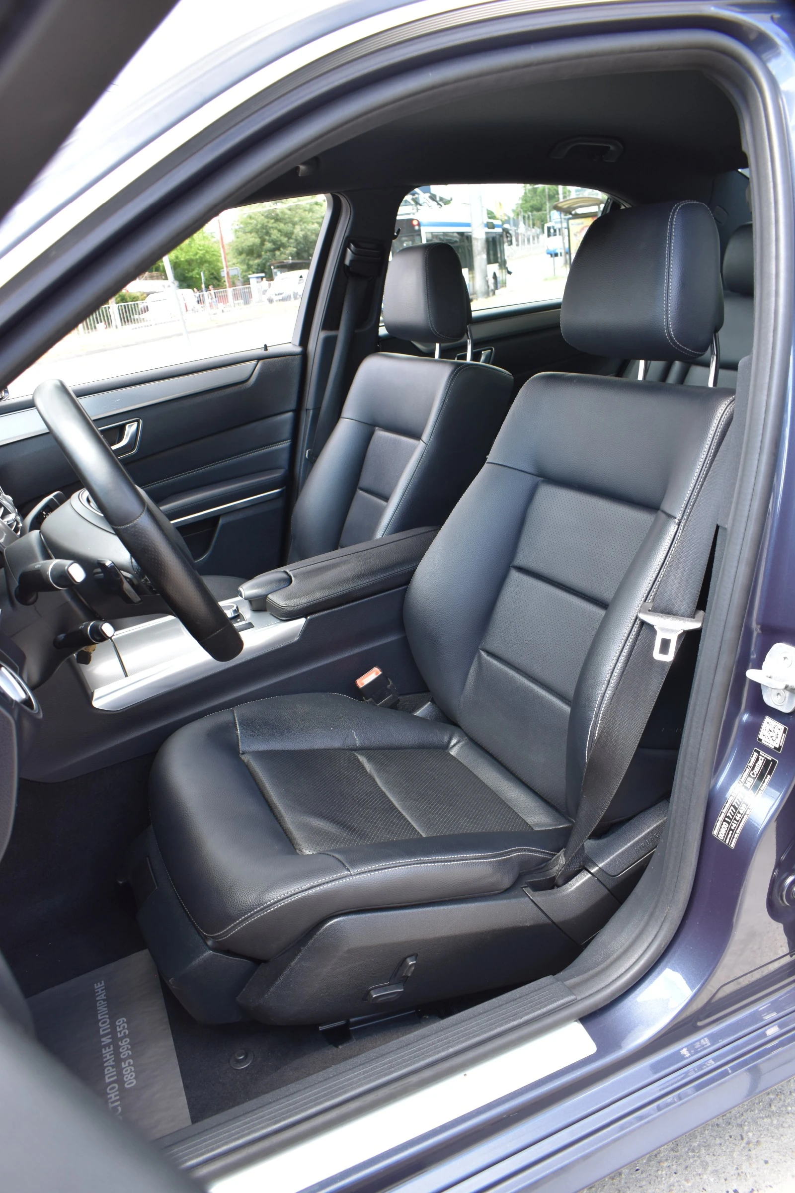 Mercedes-Benz E 220 AMG-LINE* 4MATIC* FULL-LED, снимка 9 - Автомобили и джипове - 55206175