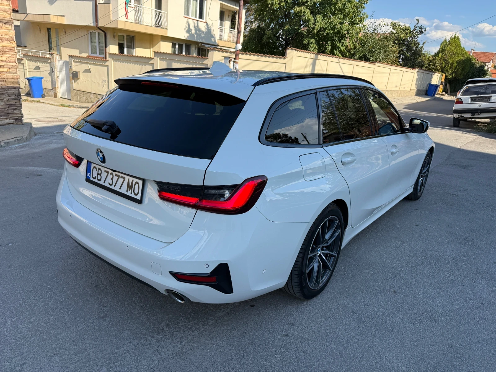 BMW 320 320d mild hibryd Само на задно, снимка 3 - Автомобили и джипове - 56243430