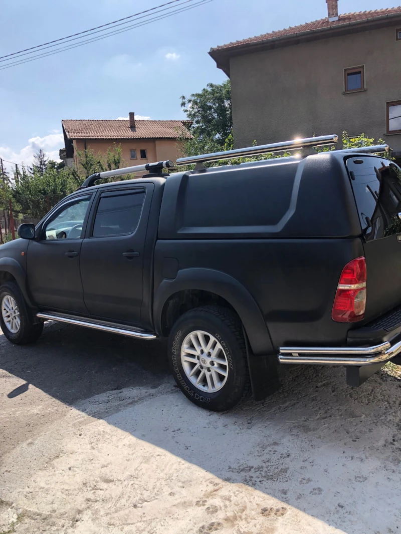 Toyota Hilux, снимка 3 - Автомобили и джипове - 42044859