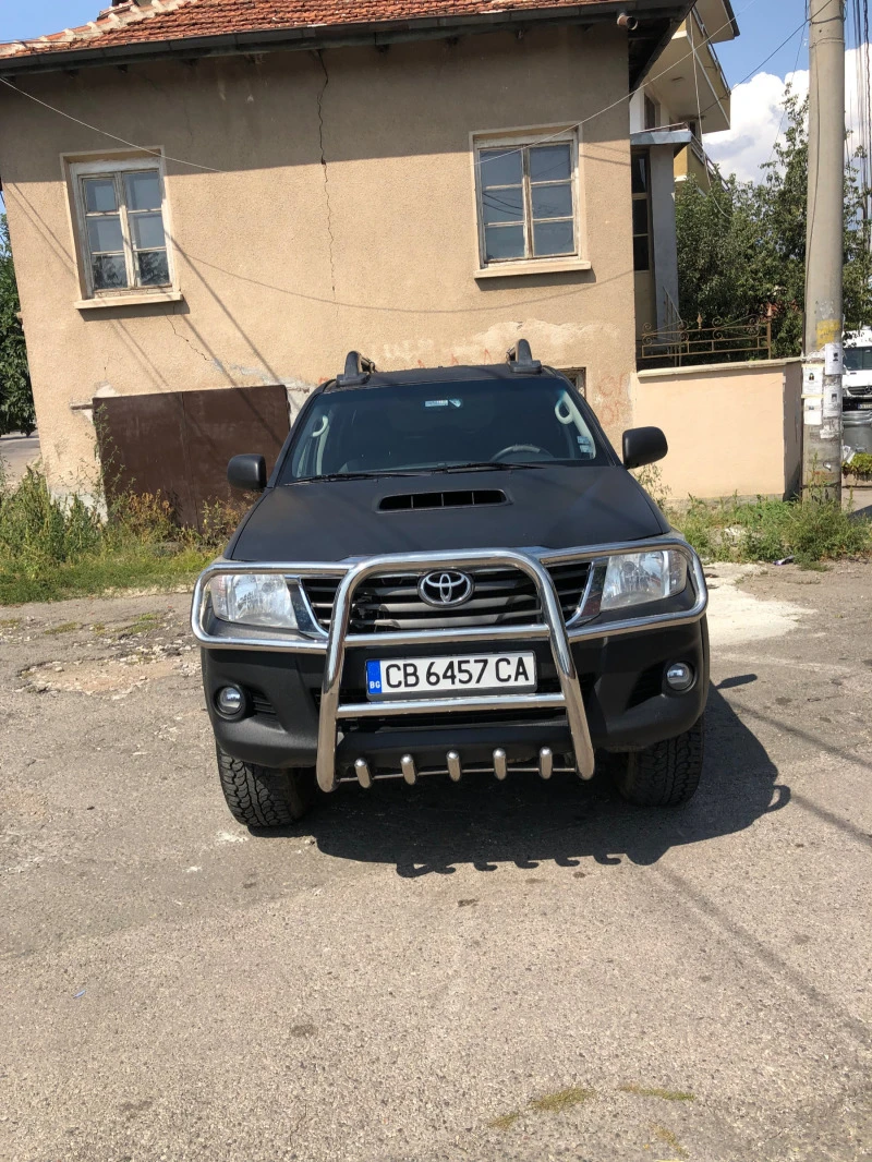 Toyota Hilux, снимка 1 - Автомобили и джипове - 42044859