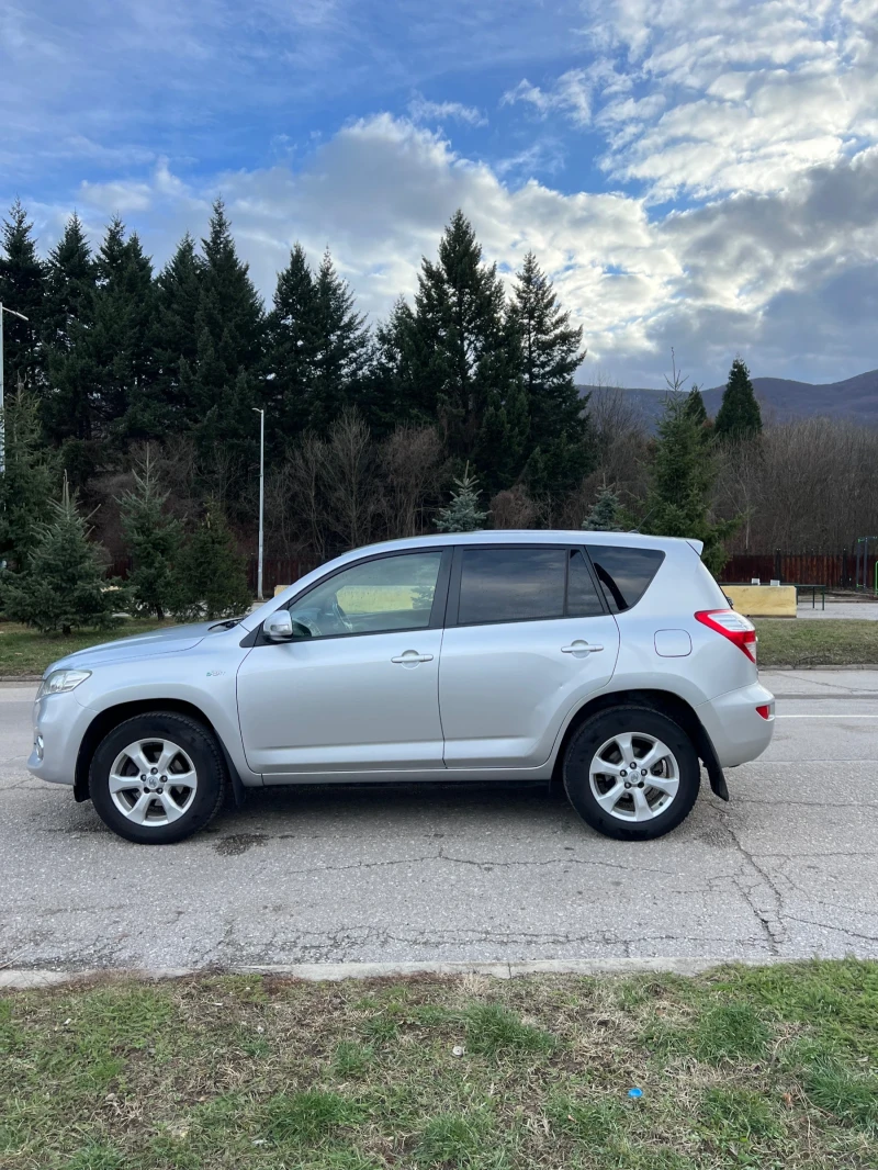 Toyota Rav4 2.2d, автомат, FACELIFT, снимка 2 - Автомобили и джипове - 49150729