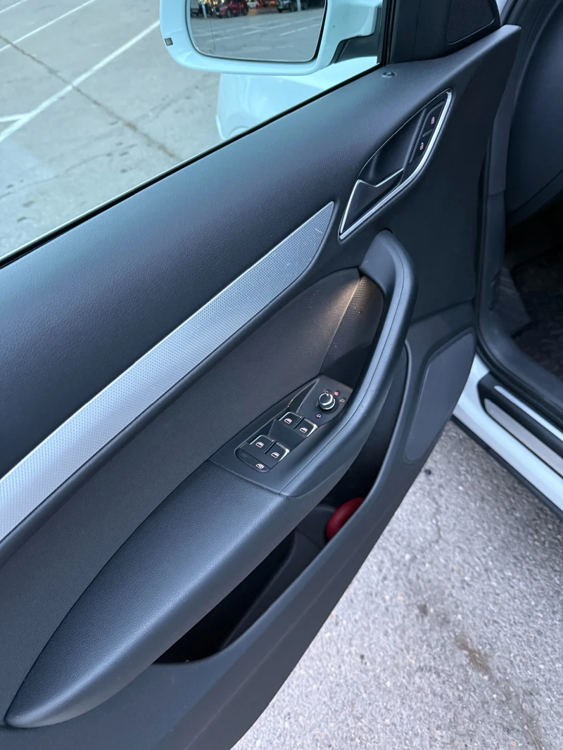 Audi Q3 S-line Quattro, снимка 9 - Автомобили и джипове - 52998332