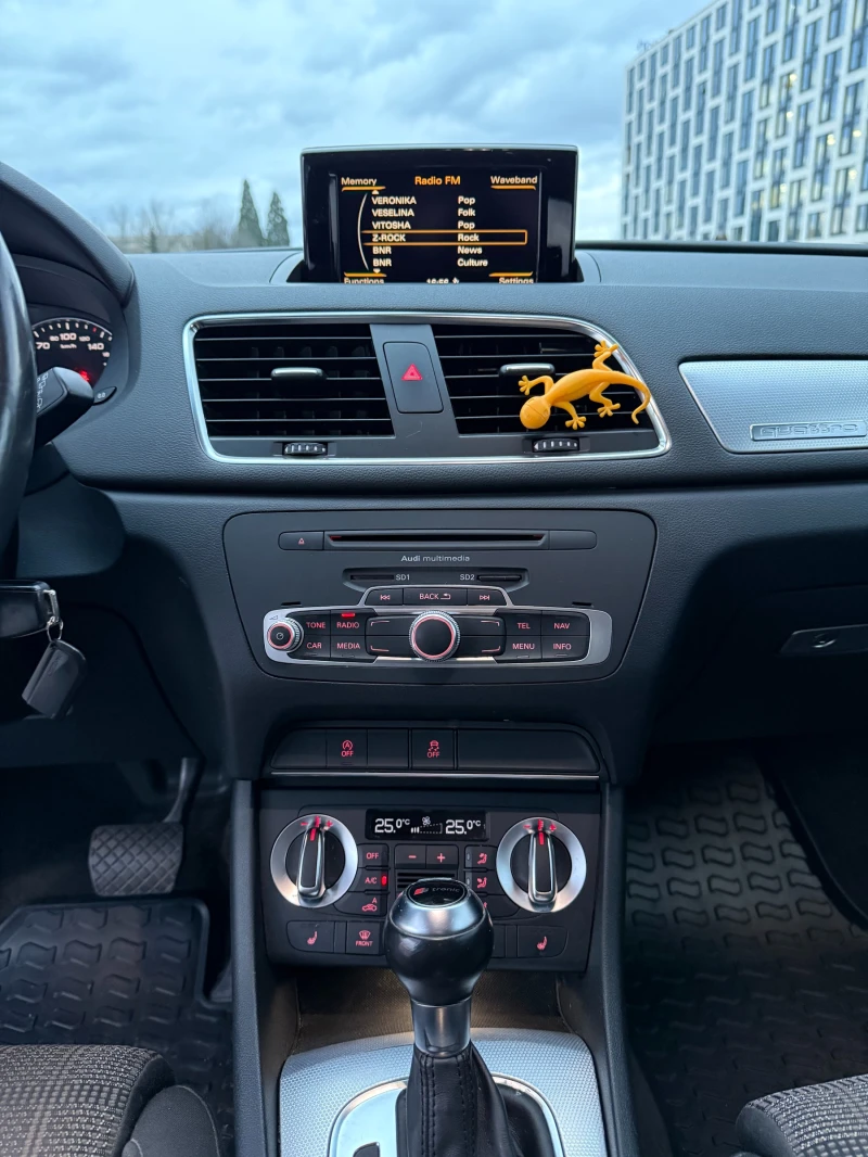 Audi Q3 S-line Quattro, снимка 8 - Автомобили и джипове - 52998332