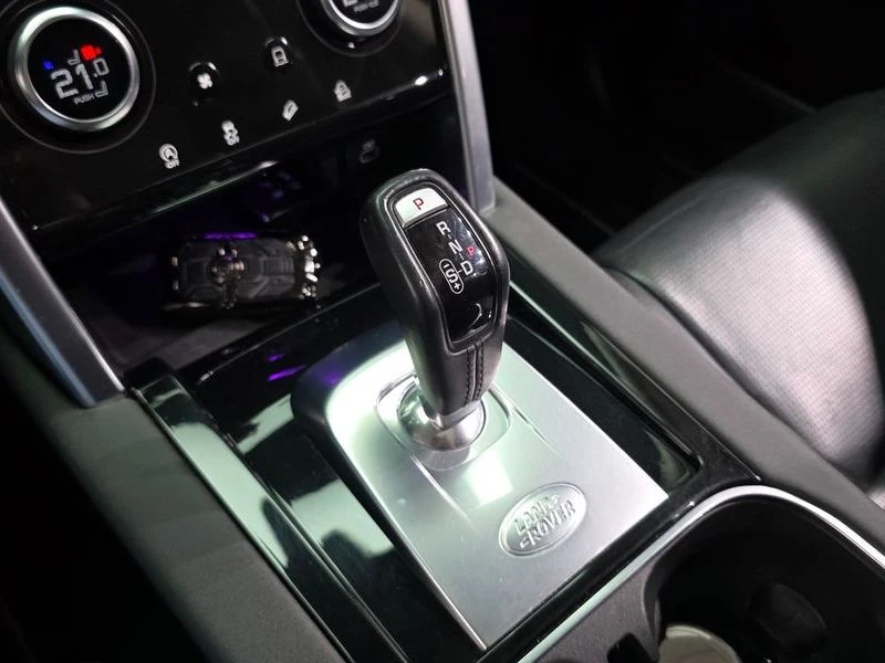 Land Rover Discovery Sport 2.0 Automatic, снимка 9 - Автомобили и джипове - 55841277