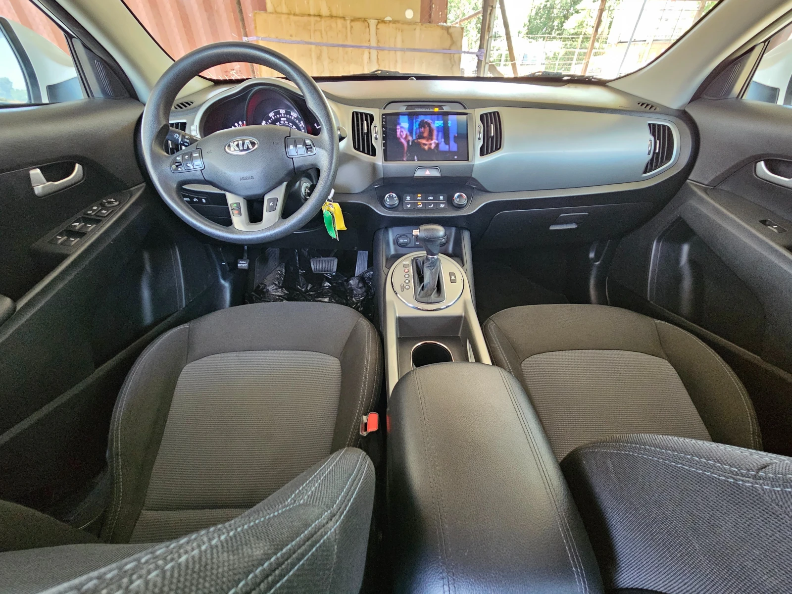Kia Sportage 2.4  4x4 - изображение 8