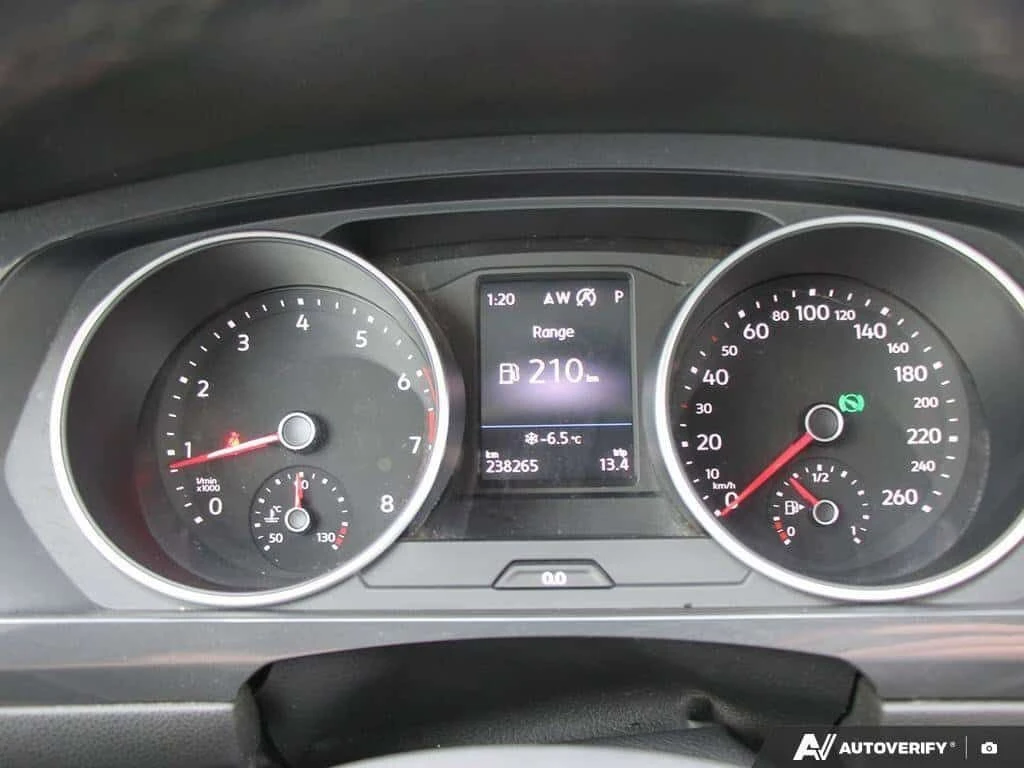 VW Tiguan * ComfortlineCERTIFIED AS TRADED, NAVIGATION, HTD  | Mobile.bg � ����������� 16
