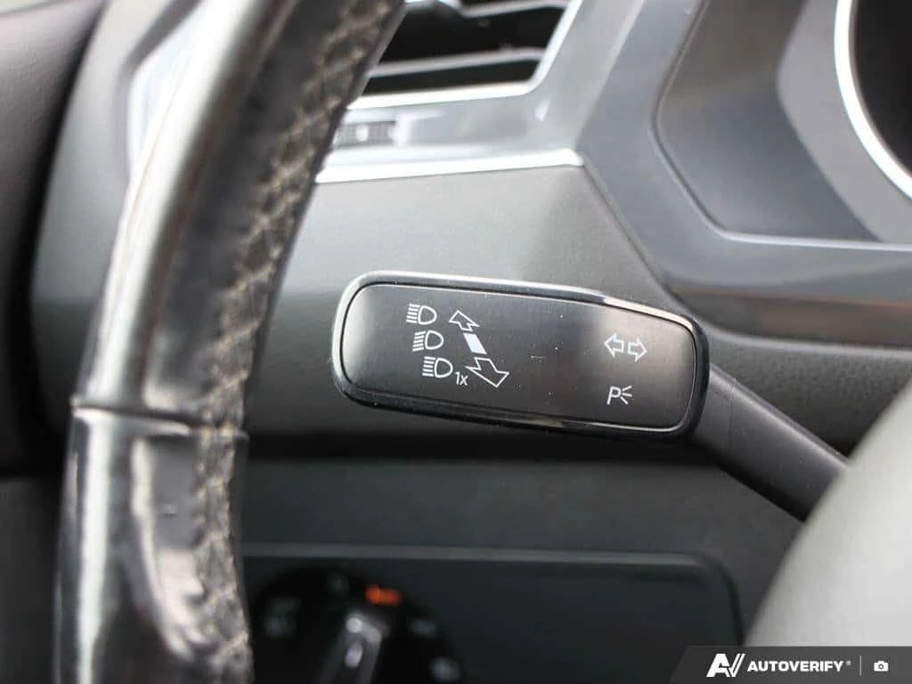VW Tiguan * ComfortlineCERTIFIED AS TRADED, NAVIGATION, HTD  | Mobile.bg � ����������� 17