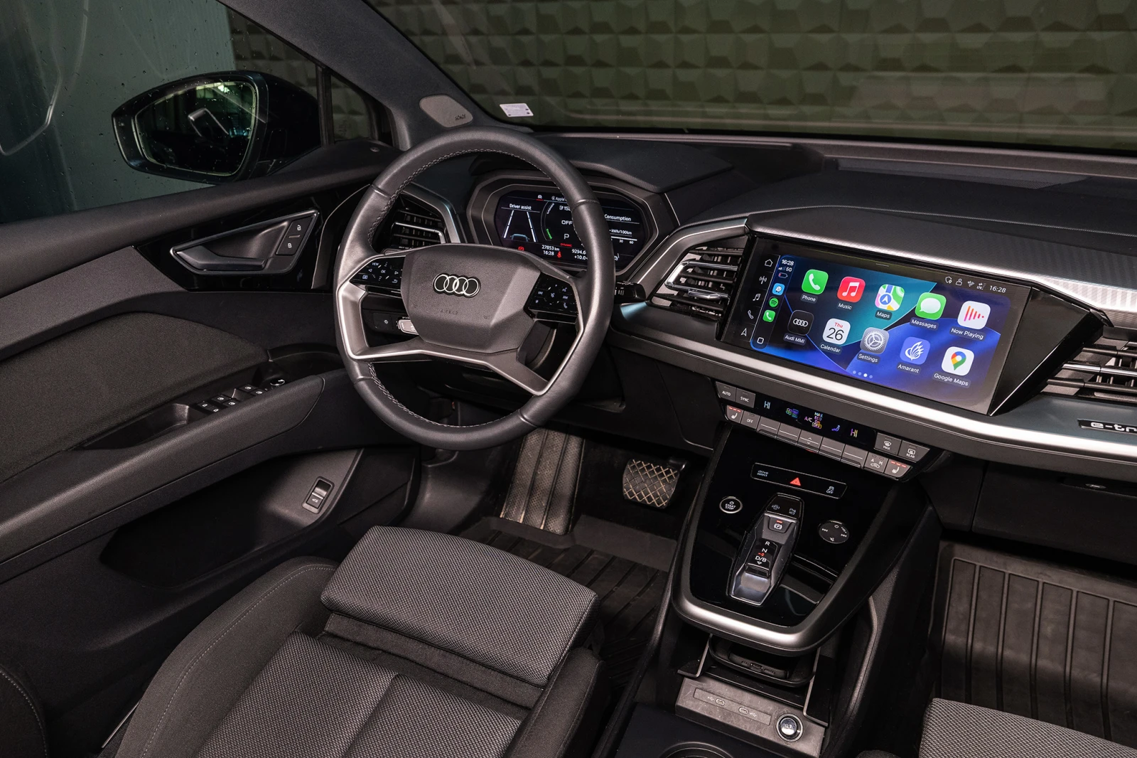 Audi Q4 45 E-Tron Quattro* Matrix* Head-Up* Подгрев, снимка 11 - Автомобили и джипове - 53708591